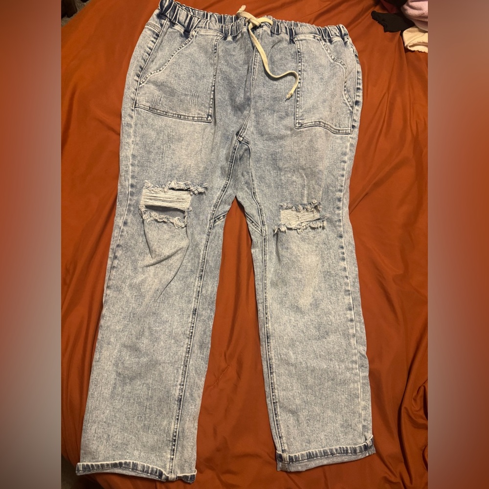 Women’s distressed elastic waist jogger jeans - 18